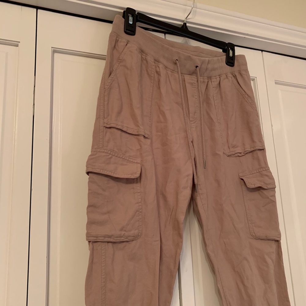 Aritzia light pink joggers